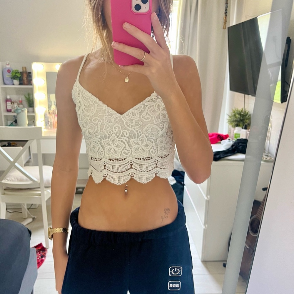 La hearts Lace Crop Top